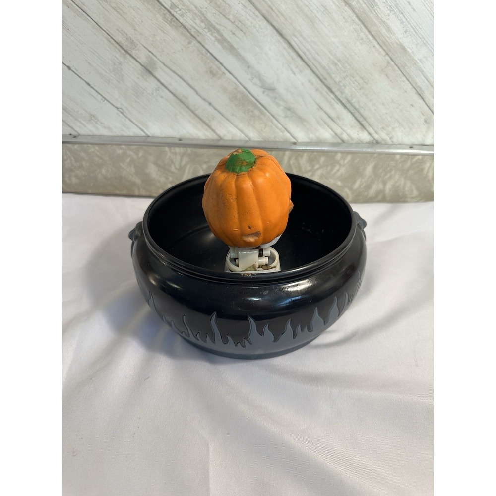 Rare HTF Halloween Animated Talking Scarecrow Candy Dish Magic Works 2007 Tested - Picture 2 of 6